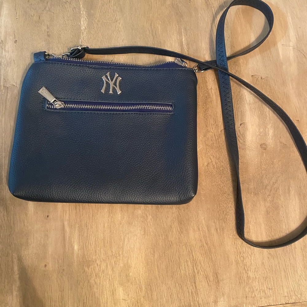 NY Yankees Navy Crossbody Bag